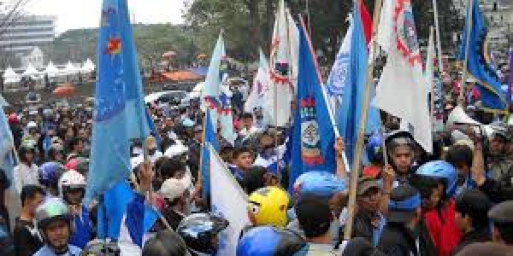 buruh-kami-menyesal-memilih-kang-emil-jadi-gubernur-kalau-sampe-tidak-berani-menetapkan-umk