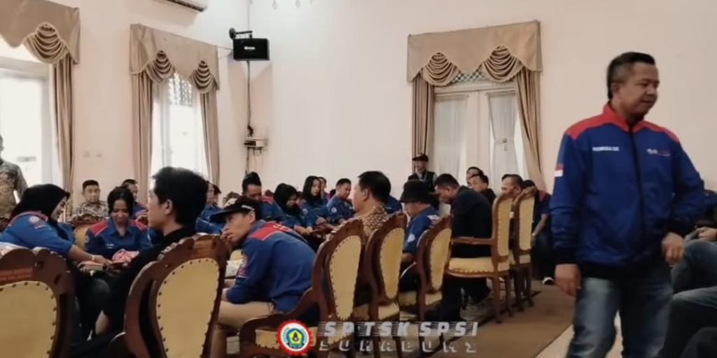 isu-pungli-jadi-sorotan-utama-dalam-rapat-lks-tripartit