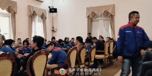 isu-pungli-jadi-sorotan-utama-dalam-rapat-lks-tripartit