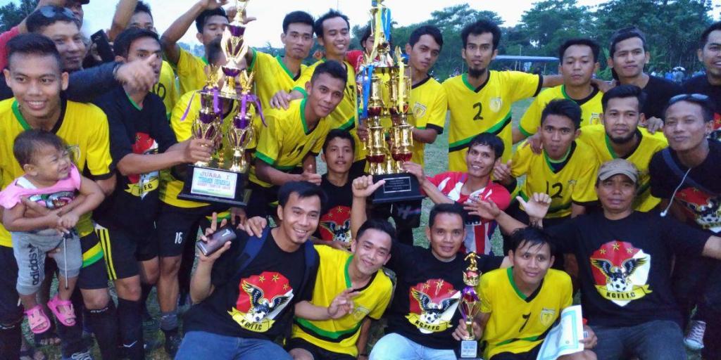 kg-fashion-juara-sepak-bola-antar-perusahaan