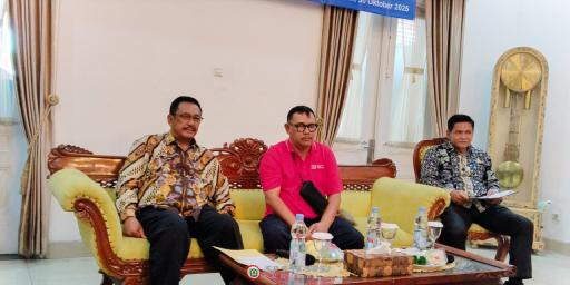 masalah-sampah-ikut-dibahas-dalam-rapat-lks-tripartit