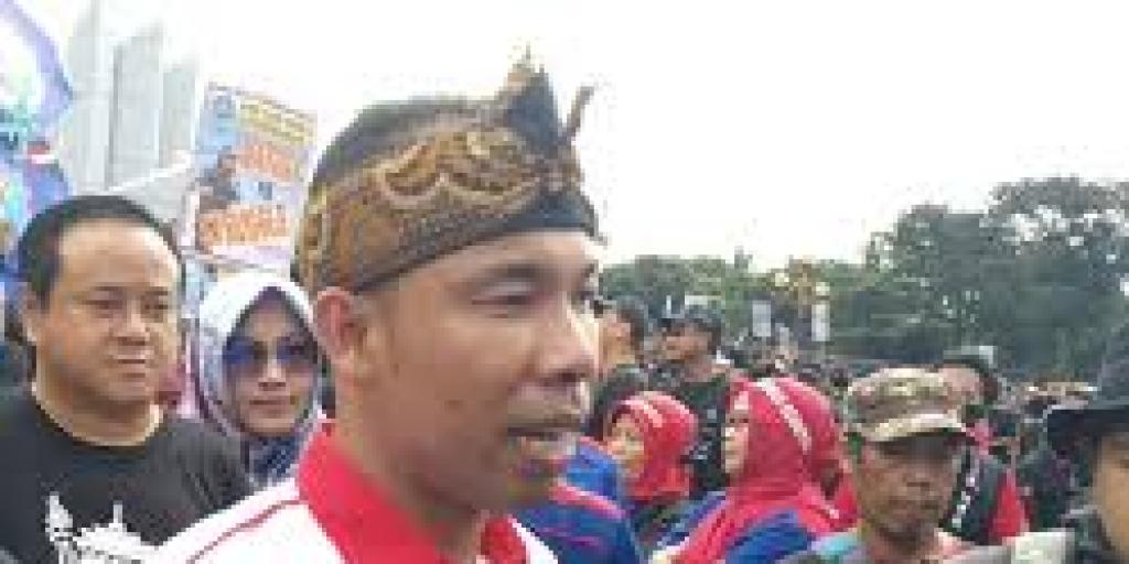 roy-jinto-se-ridwan-kamil-melegalkan-upah-murah